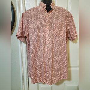VAN HEUSEN SALMON SHORT SLEEVE BUTTON DOWN MENS SHIRT SIZE L IN GREAT CONDITION
